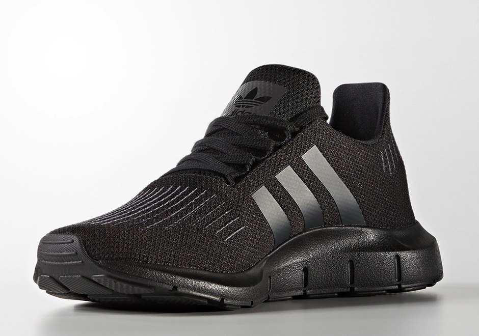 Adidas Swift Run Triple Black 3