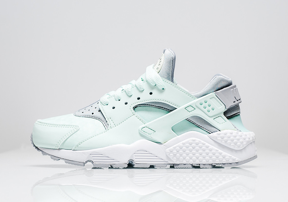 Nike Air Huarache Igloo Wolf Grey Womens 01