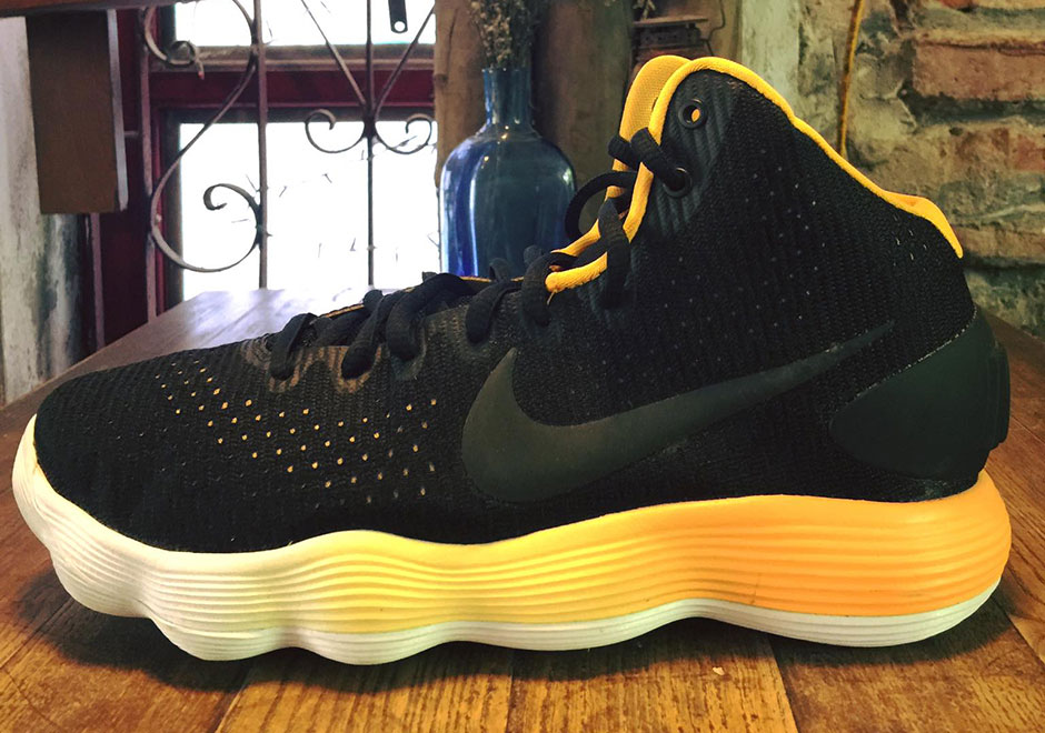 Nike Hyperdunk 2017 Black Yellow Gradient