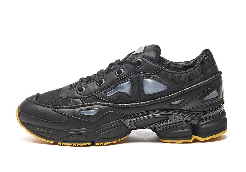 Raf Simons Adidas Ozweego Iii Fall Winter 2017 01