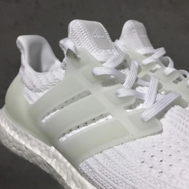 Adidas Ultra Boost Triple White Glow 03