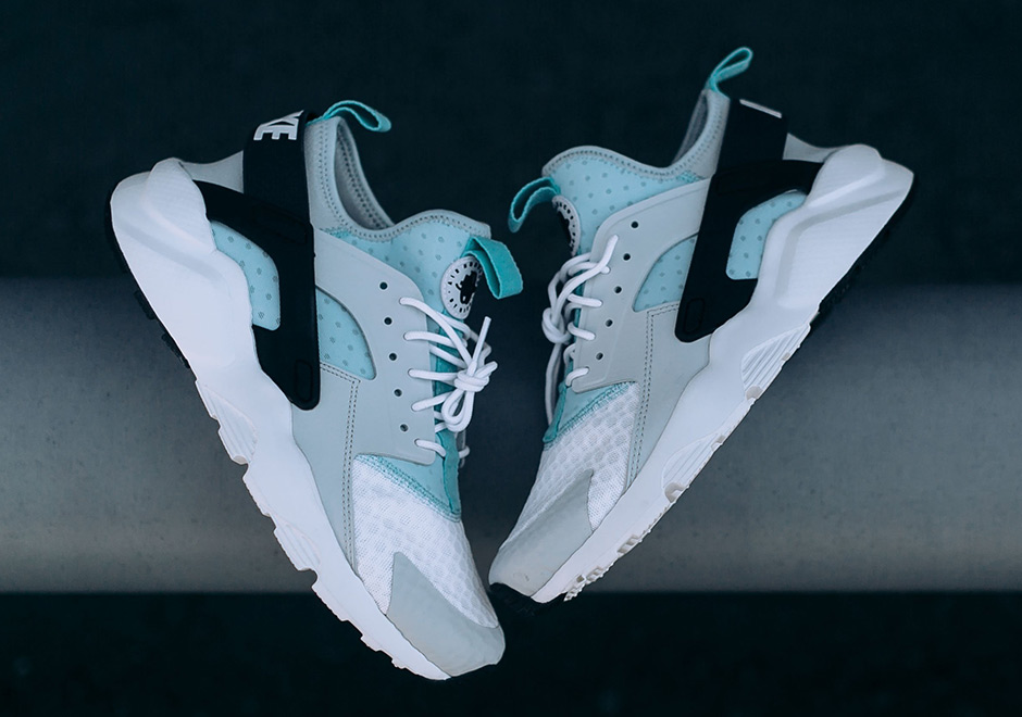 Nike Air Huarahce Ultra Pure Platinum Black Igloo 01