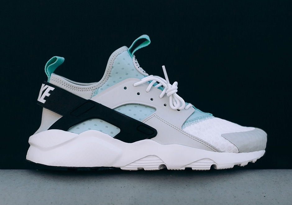 Nike Air Huarahce Ultra Pure Platinum Black Igloo 02