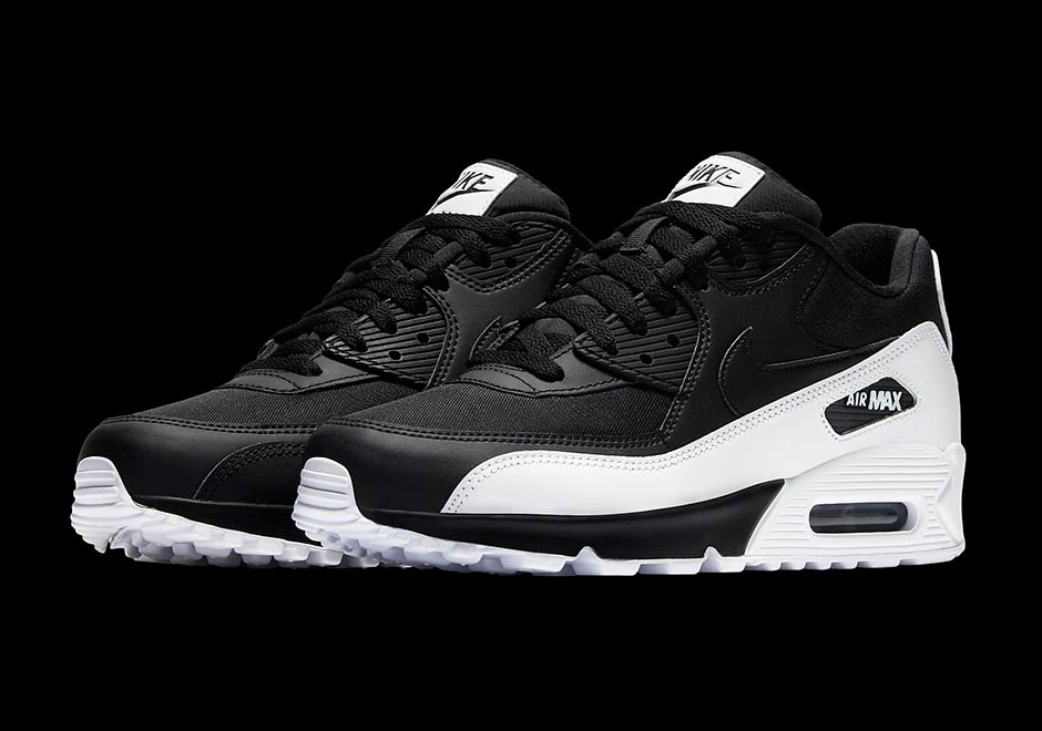 Nike Air Max 90 Black White 537384 082 1