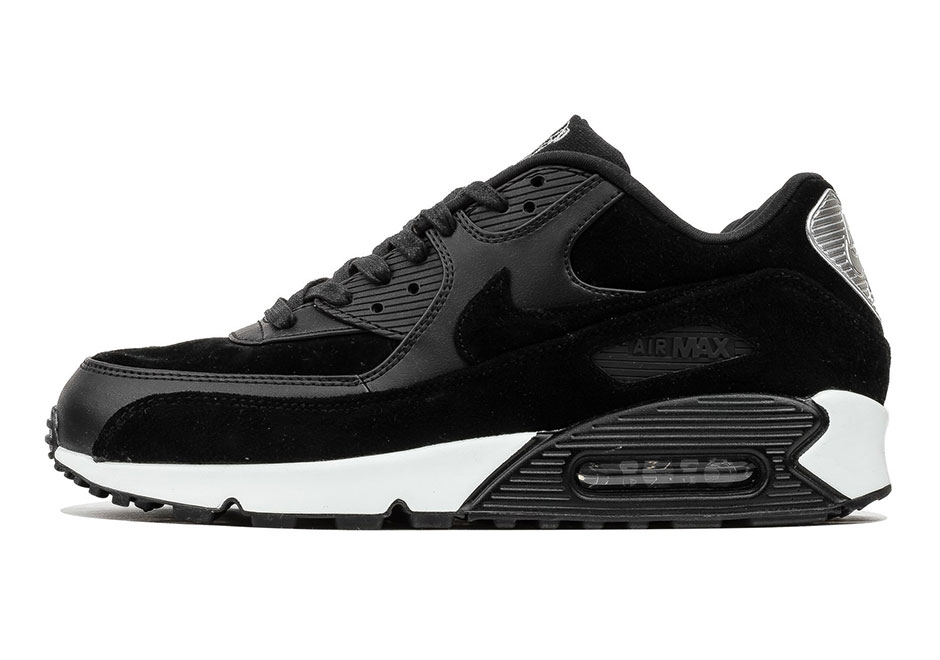 Nike Air Max 90 Rebel Skulls 700155 009 17