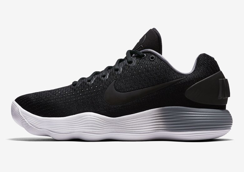 Nike REACT Hyperdunk 2017 Low Features Gradient Midsoles