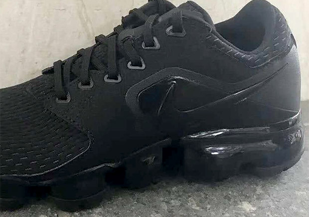 Another New Variation on the Nike VaporMax Surfaces