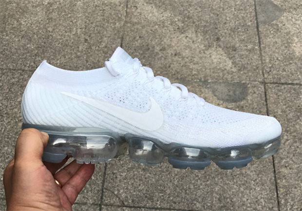 Nike Vapormax Triple White 03