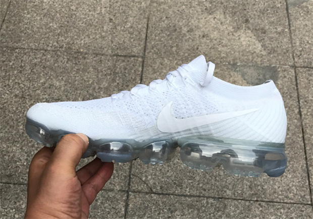 Nike Vapormax Triple White 04