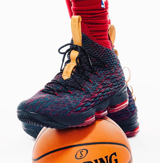 Lebron James Multicolor Lebron 15