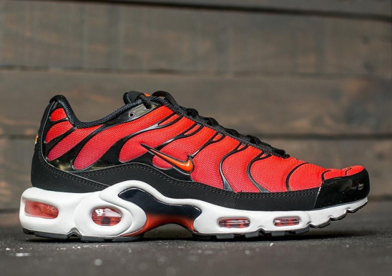 Nike Remixes the OG Air Max Plus Colorway