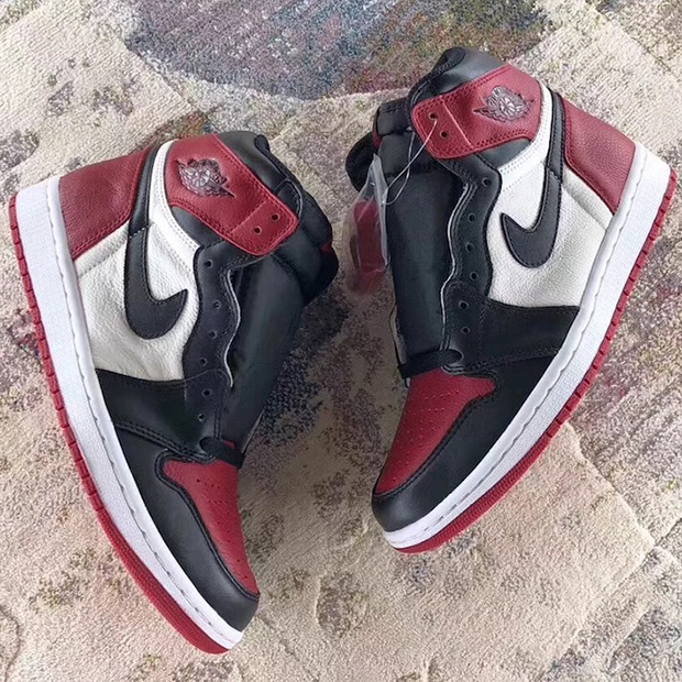 Air Jordan 1 Bred Toe 555088 610 3