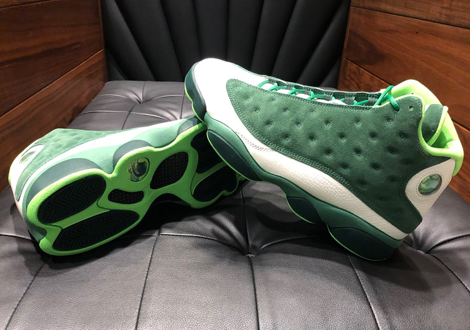 The Oregon Ducks Flaunt An Air Jordan 13 PE