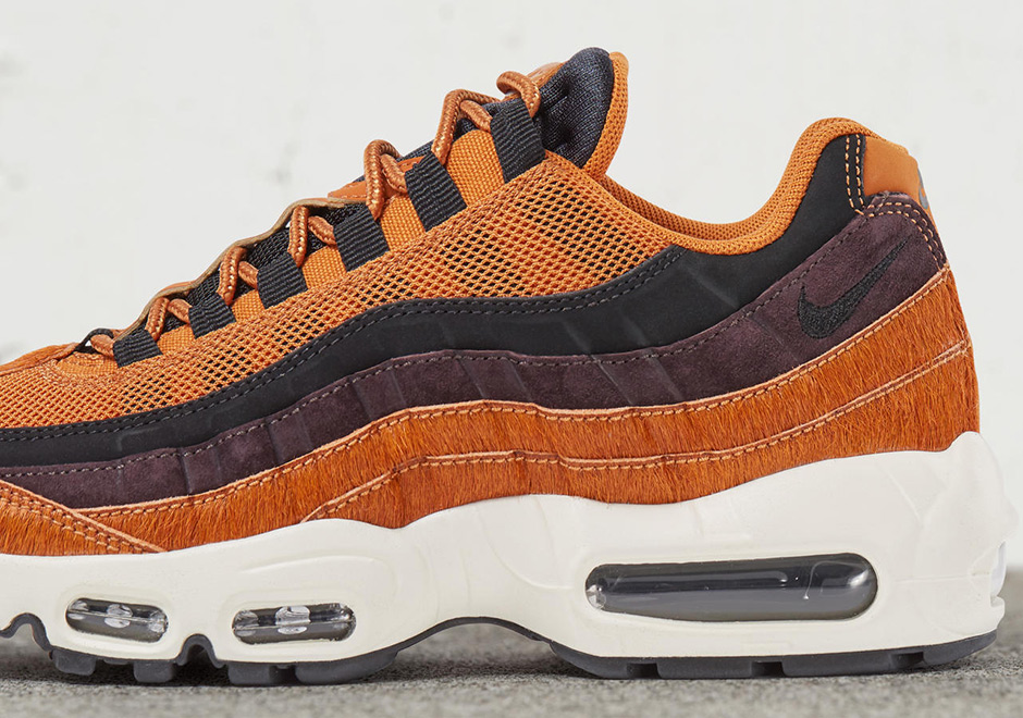 Air Max 95 Embossed Fur Cider 1