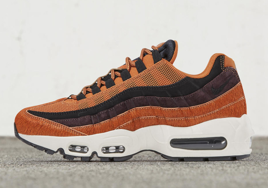 Air Max 95 Embossed Fur Cider 2