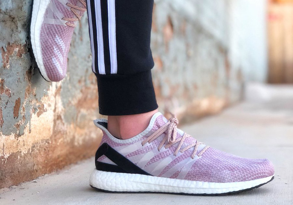 adidas Speedfactory AM4 Appears In Pink