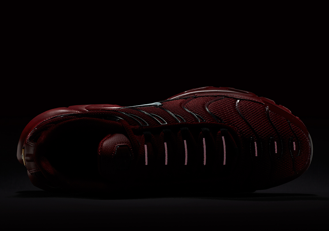 Nike Air Max Plus Team Red Coming Soon 3