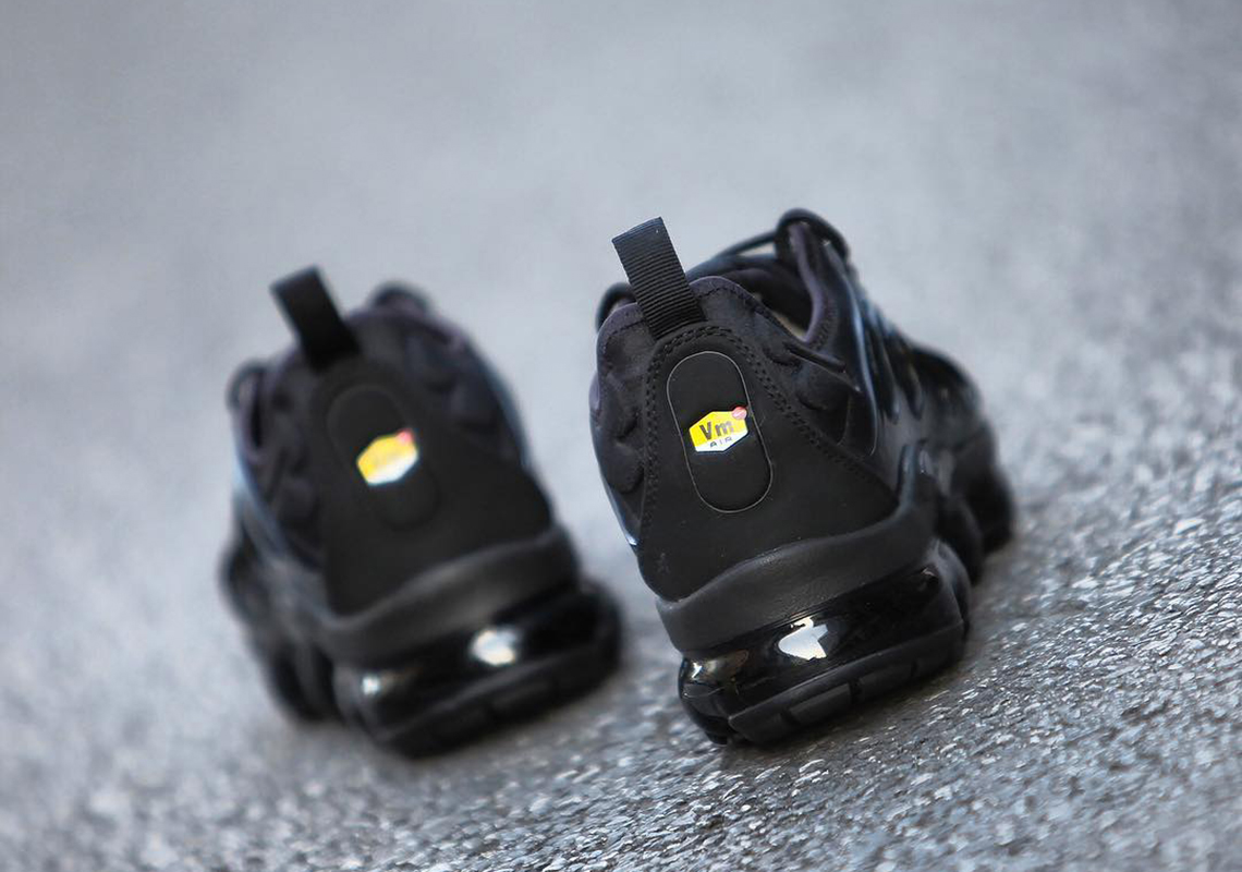 Nike Vapormax Plus Triple Black Detailed Look 8