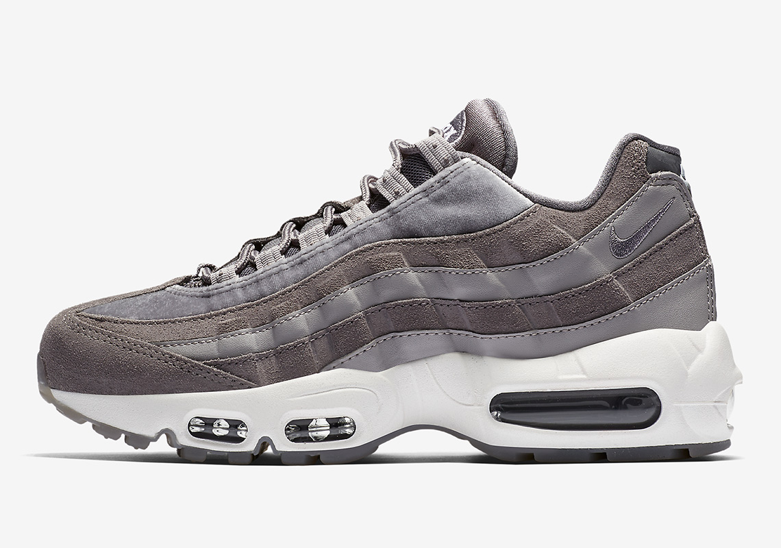 Nike Wmns Air Max 95 Aa1103 003 1