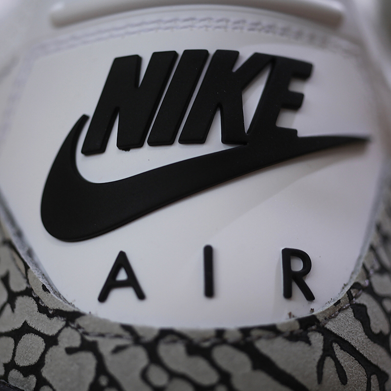 Air Jordan 3 Dunk Contest Detailed Look 7