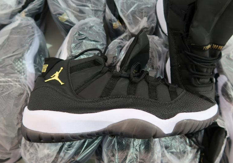 Customs Seizes Fake Jordans 54000 12