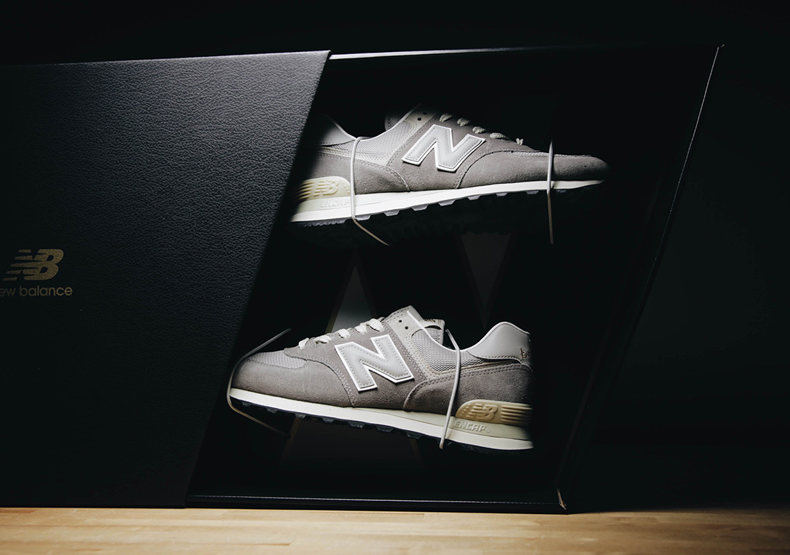 Unboxing the New Balance 574 Friends And Family Package