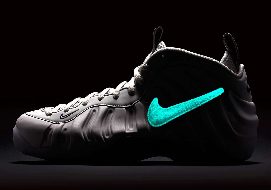 Glow-In-The-Dark Swoosh Logos Appear On The Nike Air Foamposite Pro