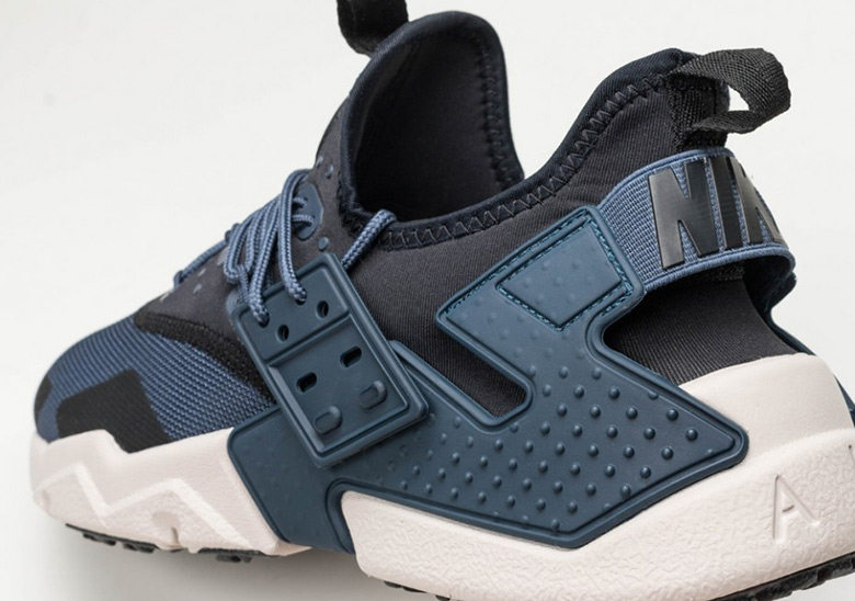 Nike Air Huarache Thunder Blue Available Now 2