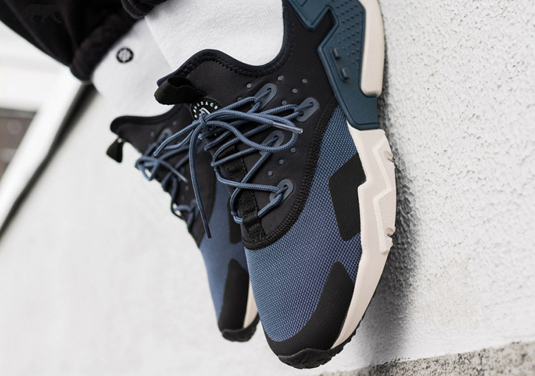 Nike Air Huarache Thunder Blue Available Now 3