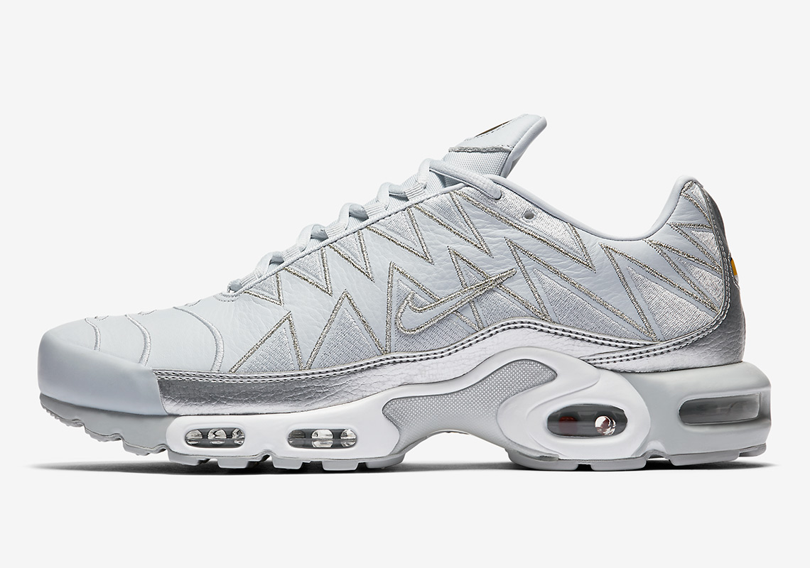 The Nike Air Max Plus With Zig Zag Uppers Is Dropping In Grey