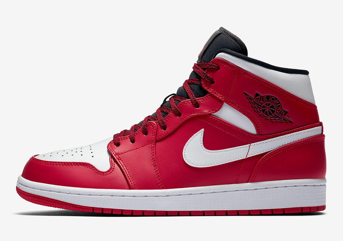 Air Jordan 1 Mid Chicago 554724 605 2