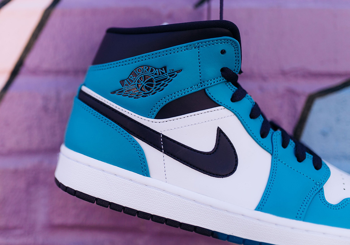 Air Jordan 1 Mid Hornets 3