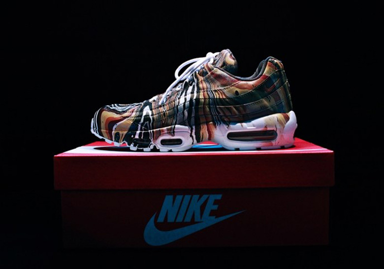 Nike Japan Is Letting You Marble Dip-Dye Your Favorite Air Maxes