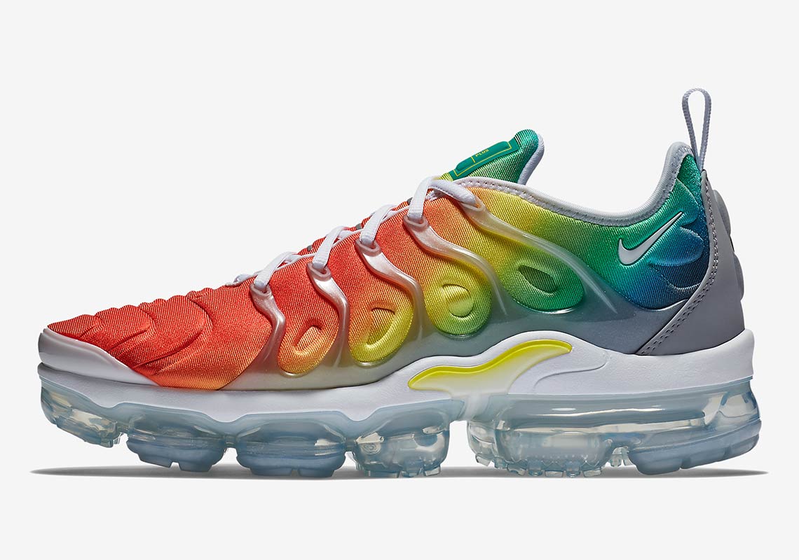 Nike Vapormax Plus Rainbow 3