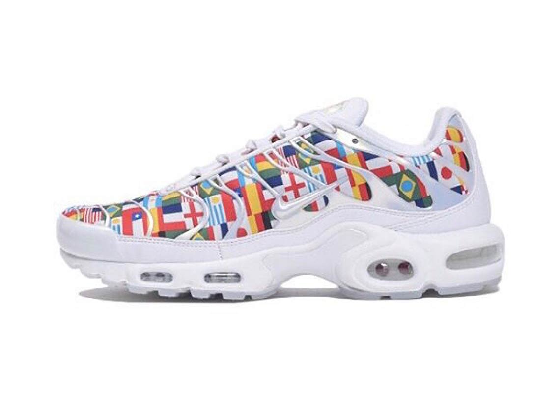 Nike Air Max Plus International Flags Pack