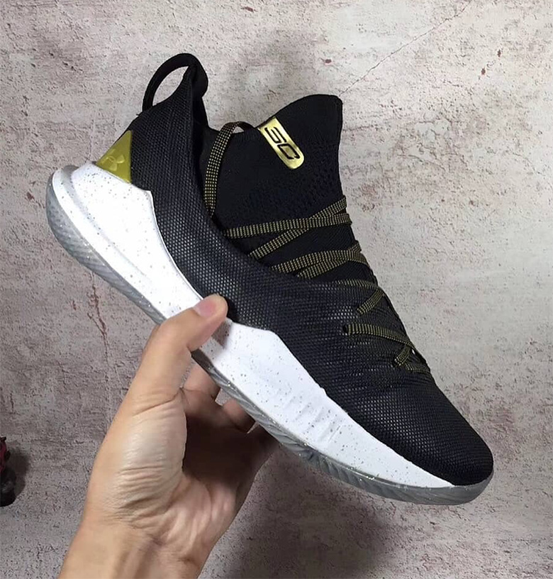 Ua Curry 5 Black Gold 3020657 001