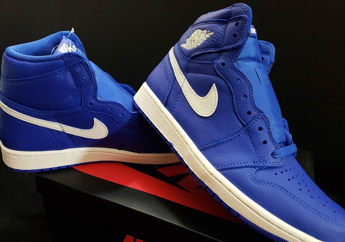 Air Jordan 1 Hyper Royal Release Date 555088 401 8