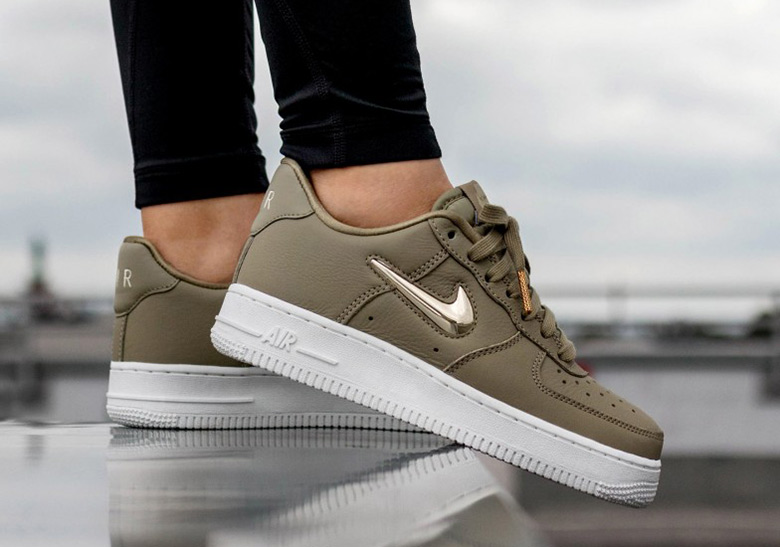 Nike Air Force 1 Low Gold Jewel Swoosh 4