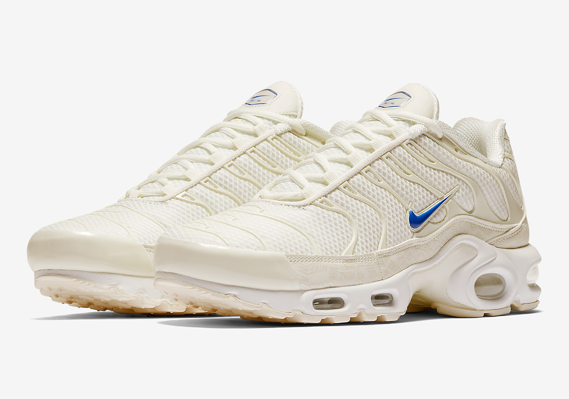 The Nike Air Max Plus Adds Sandy Beach Tones