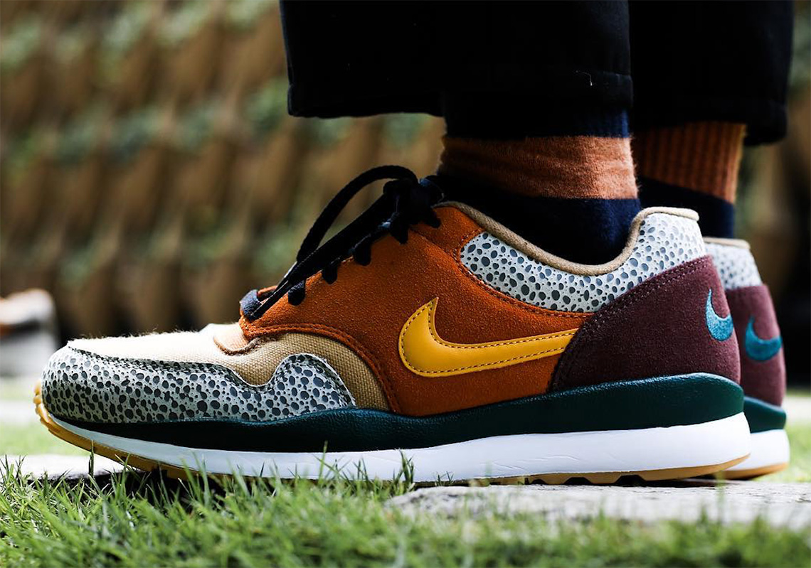 Nike Air Safari Se Atmos Ao3298 800 2