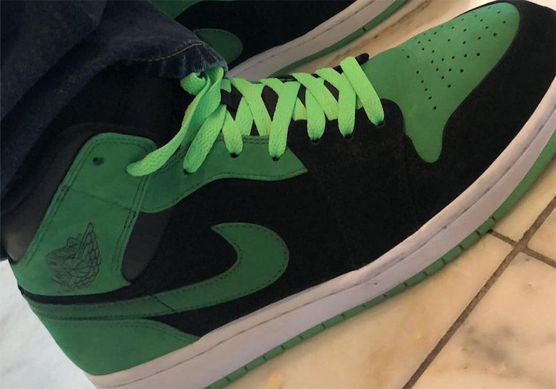 XBOX x Air Jordan 1 Features Glow In The Dark Soles