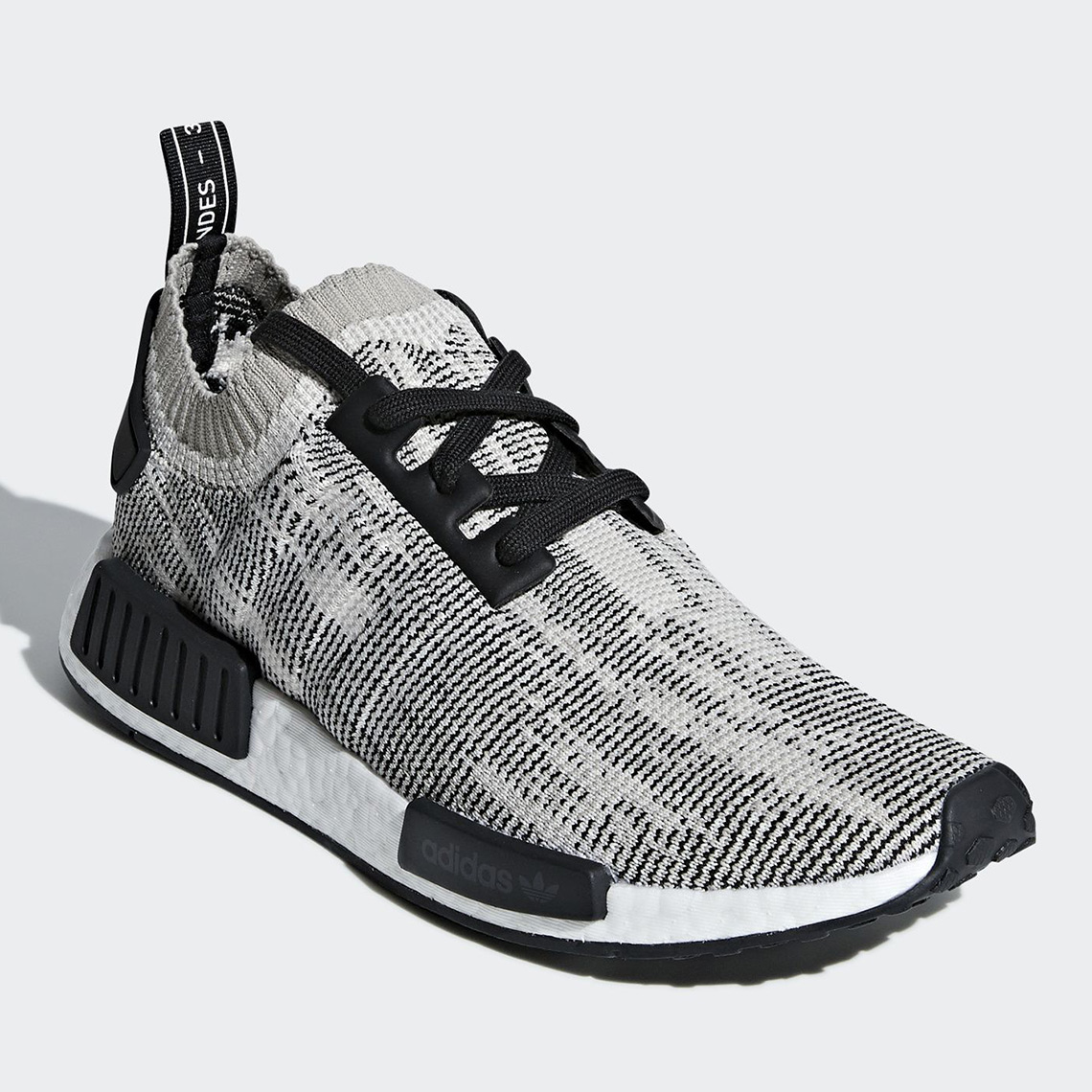 Adidas Nmd R1 Primeknit Aq0899 1