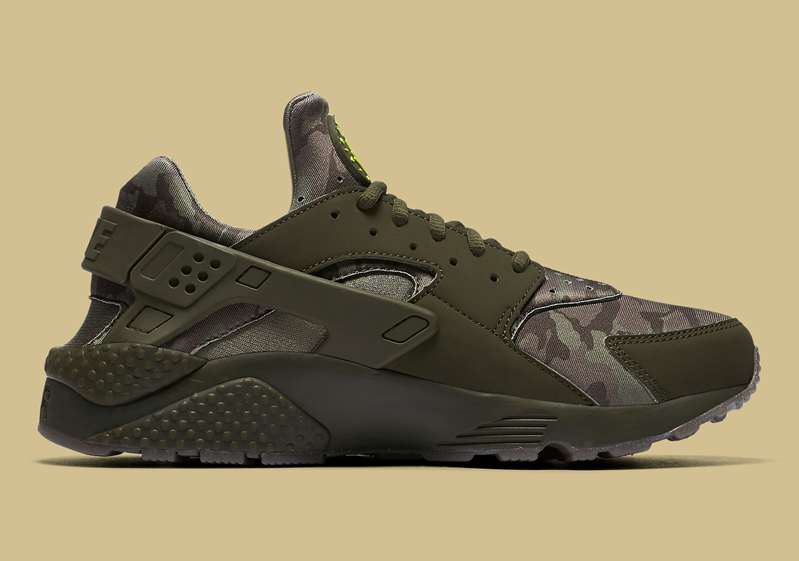 Nike Air Huarache Camo At6156 300 2