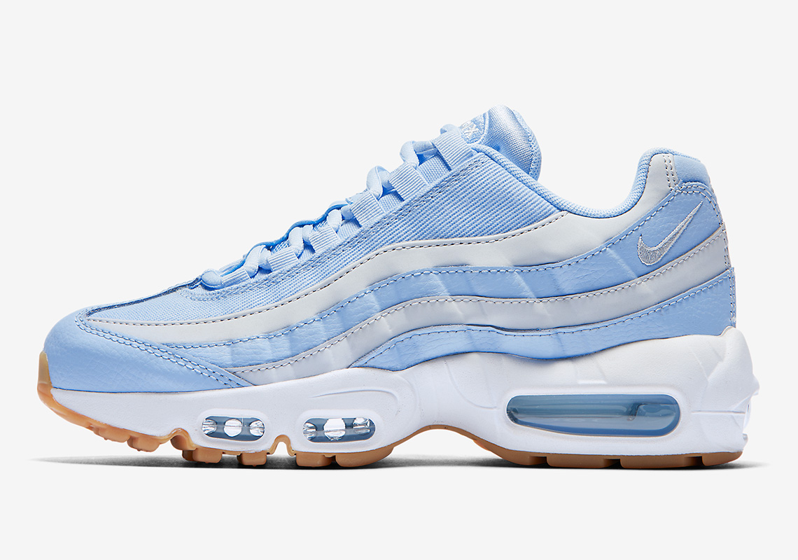 This Picnic-Ready Nike Air Max 95 Adds Canvas Twill Uppers