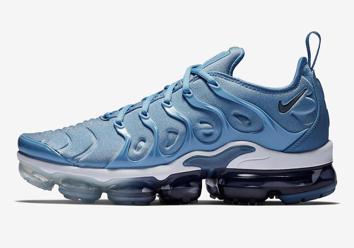 Nike Vapormax Plus "Work Blue" Is Available Now