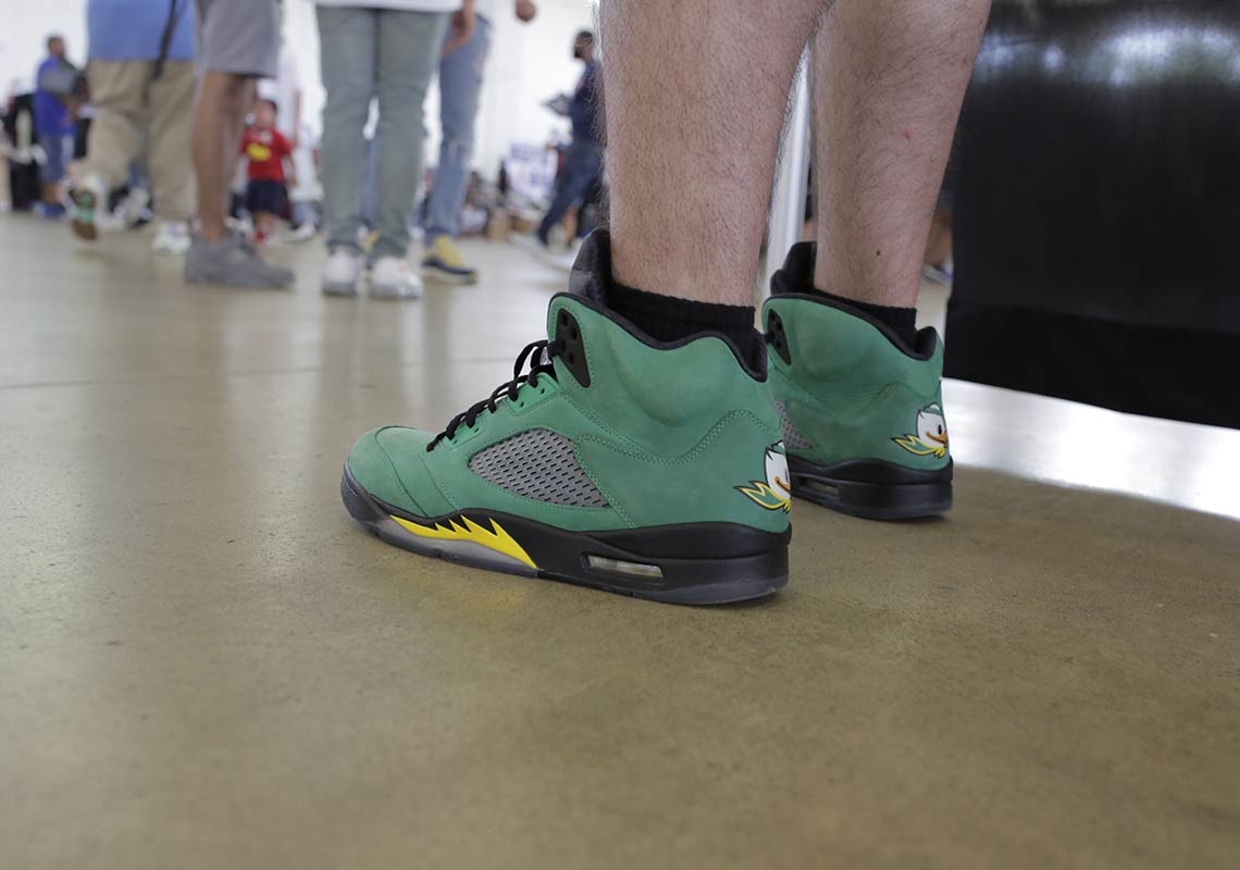 Sneaker Con Dallas On Foot 11