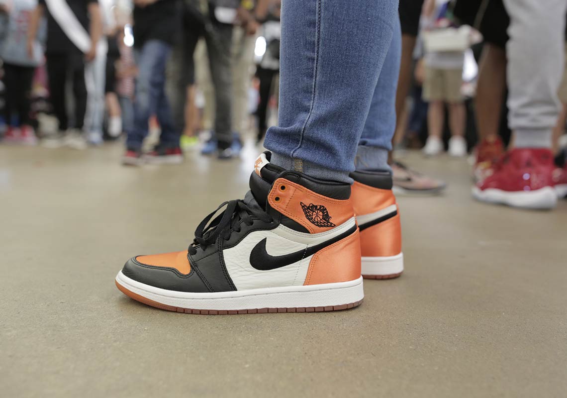 Sneaker Con Dallas On Foot 12