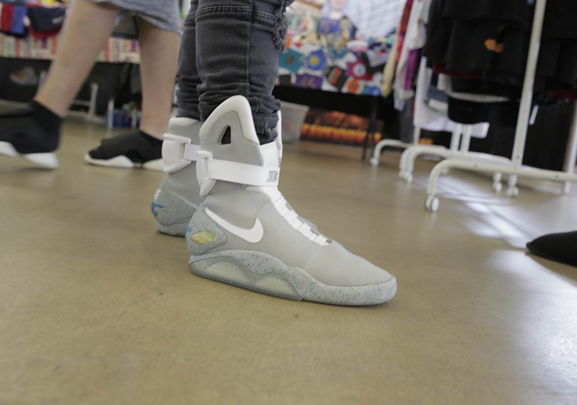 Sneaker Con Dallas On Foot 15