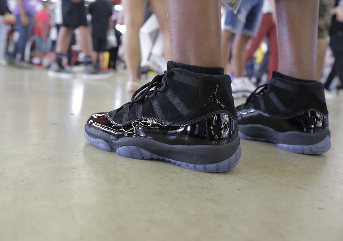 Sneaker Con Dallas On Foot 2
