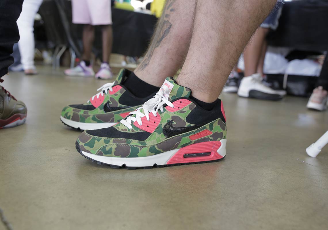 Sneaker Con Dallas On Foot 26